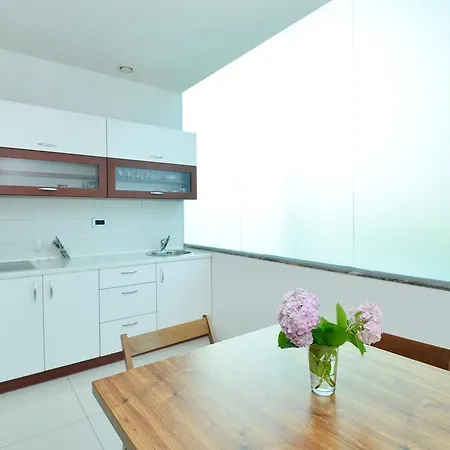 Stylish Tivoli & Apartman